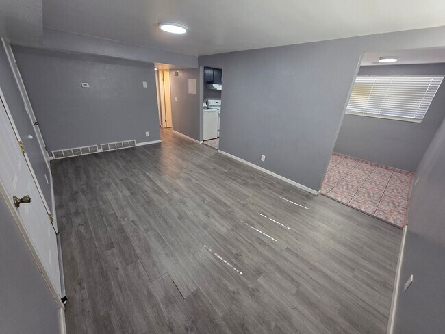 Building Photo - Ferron Rental