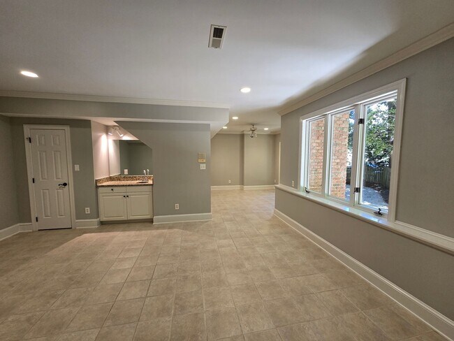 Building Photo - 102 Eyemouth Ct