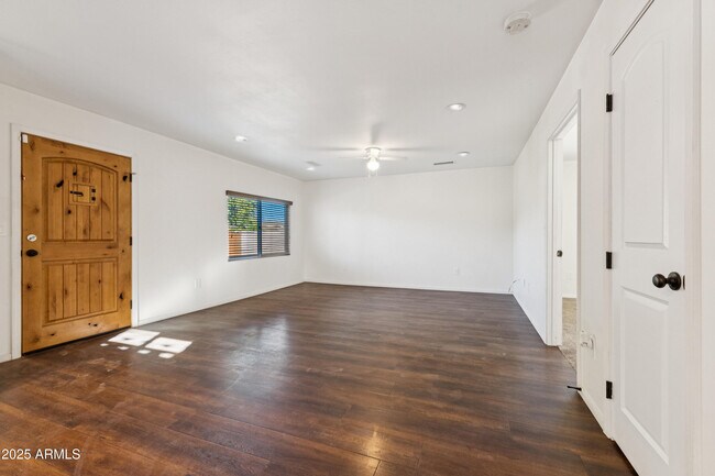 Building Photo - 11407 E Bellflower Ct