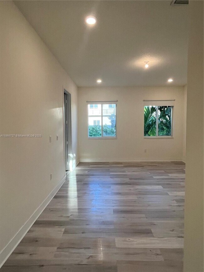 Building Photo - 6468 NW 103rd Pl