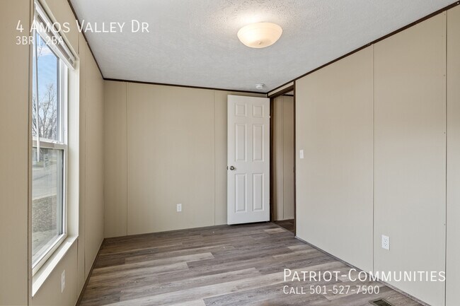 Building Photo - 4 Amos Valley Dr