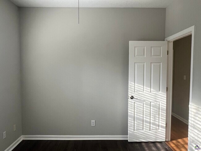 Building Photo - 253 Chadwick Cir