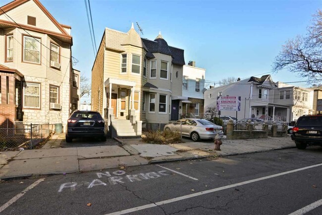Building Photo - 434 Fairmount Ave