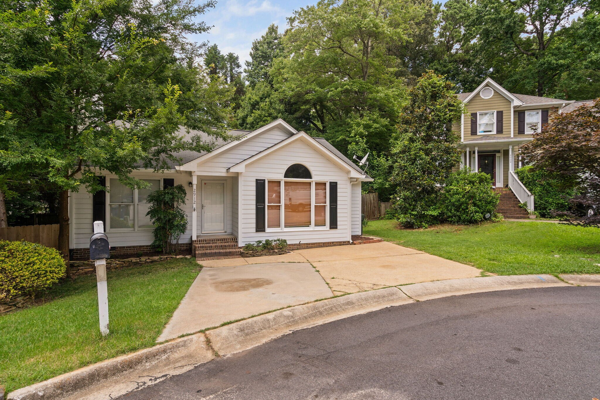 Building Photo - 2912 Enson Pl