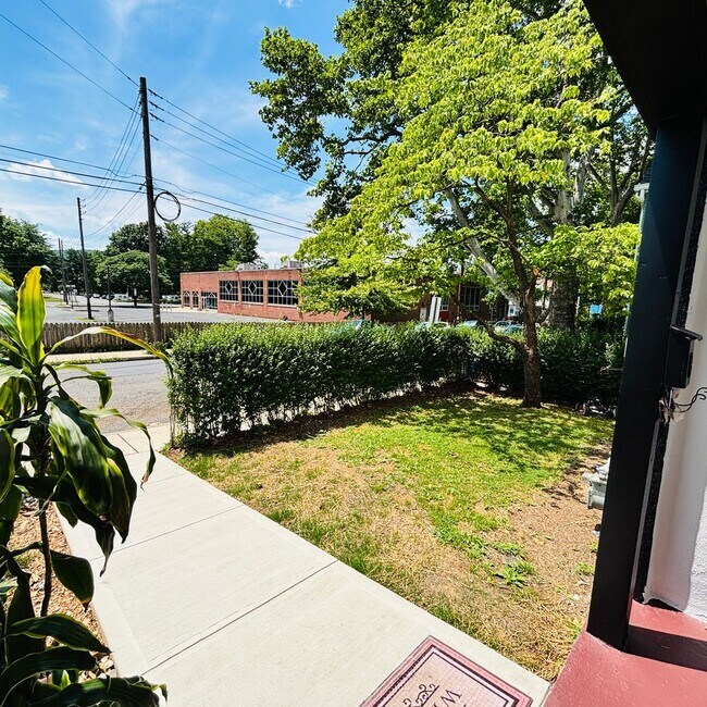 Building Photo - 551 Park Pl