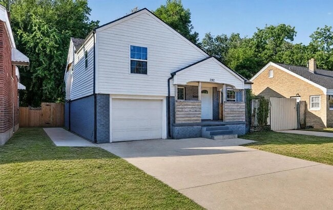 Building Photo - 2312 Cashion Pl