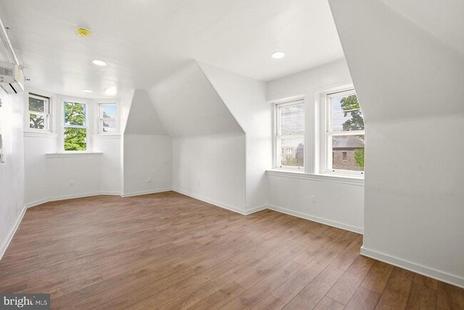 Building Photo - 6012 Ridge Ave