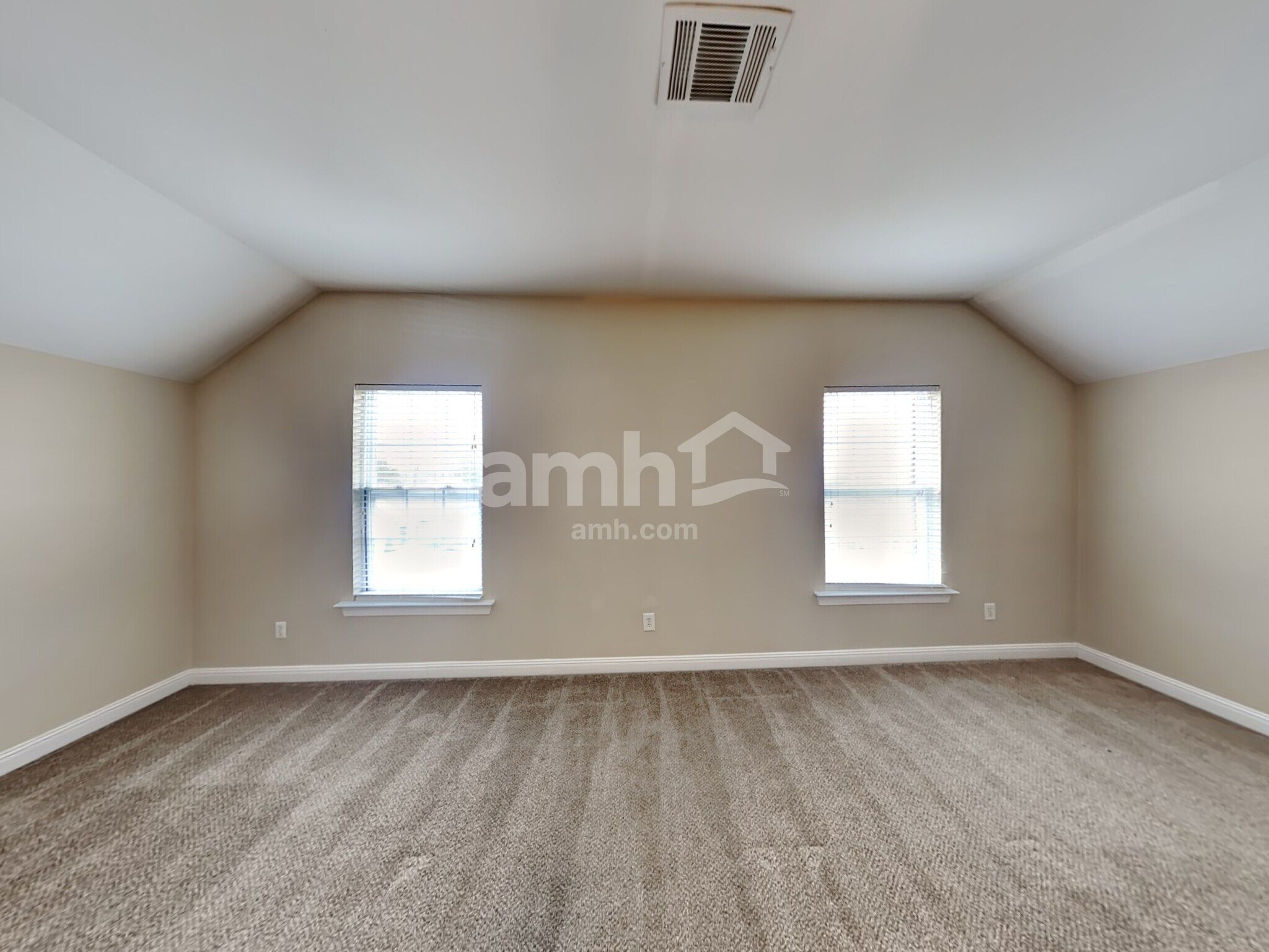 Building Photo - 1430 Saddle Brk