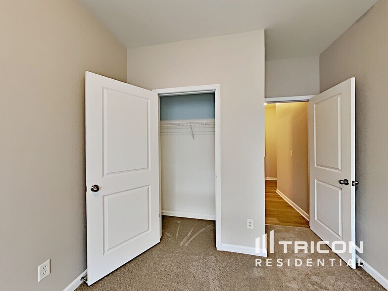 Building Photo - 7894 Bluefin Trail