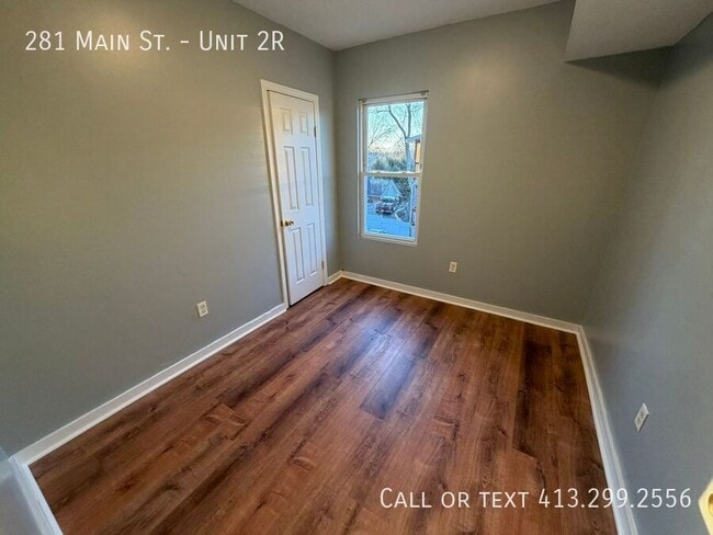 Building Photo - 281 Main St