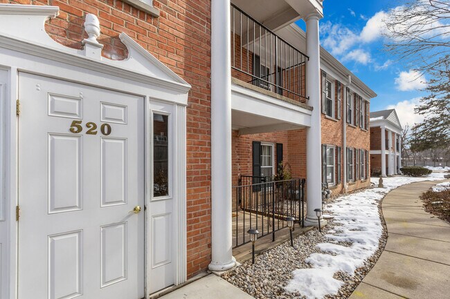 Building Photo - 520 Shorely Dr