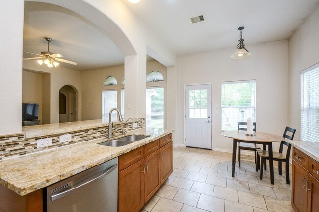 Building Photo - 3848 Armand Dr