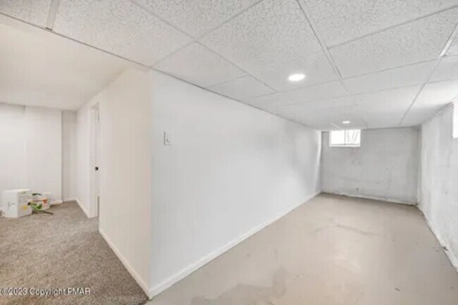 Building Photo - 125 Alwen Ave