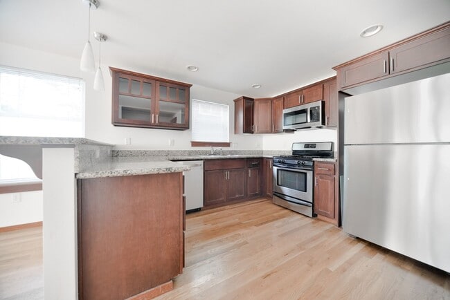 Building Photo - Nice 3 beds / 3.5 baths Townhouse in Greenwood/NW Seattle!