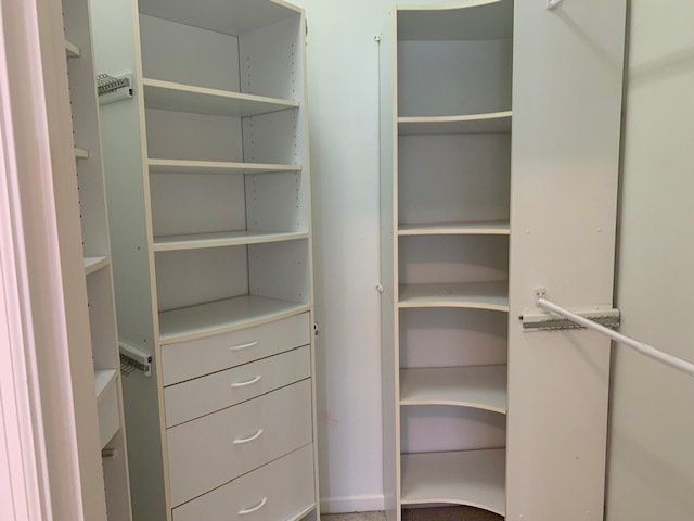 Master's Bedroom Closet - 4377 Bunker Ln