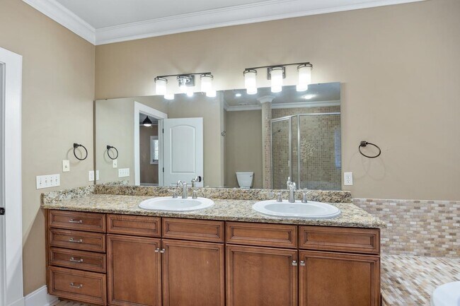 Building Photo - 1842 Ashley Hall Way