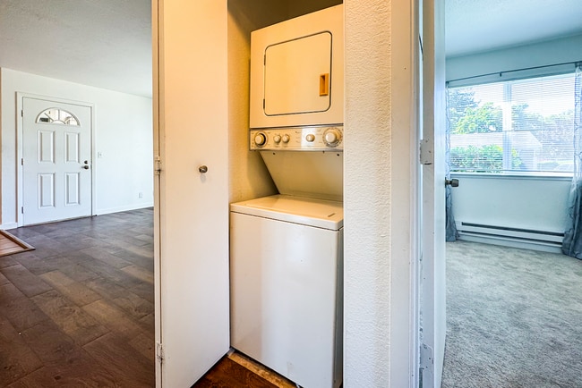 Building Photo - 4022 Abbey Terrace