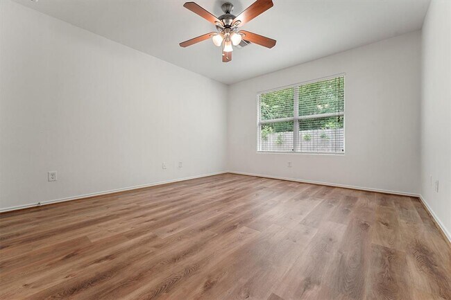 Building Photo - 446 Laurel Sage Dr