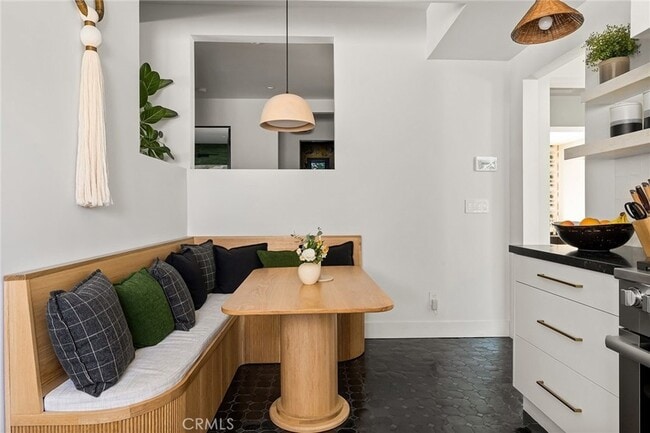 Building Photo - 5115 Los Feliz Blvd