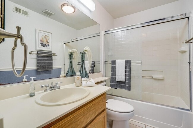 Building Photo - 1561 Spring Ct