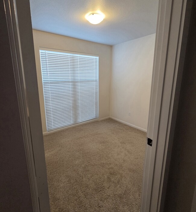 Building Photo - 322 Graze St