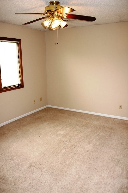 Building Photo - Huge Backyard - Close to Ft. Riley!