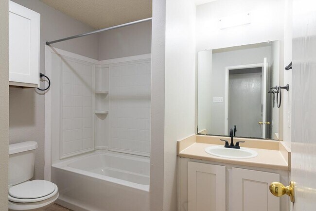 Building Photo - 2906 Jadewood Ct