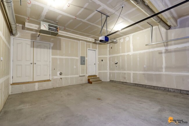 Building Photo - Beautiful 3-Bedroom Half Duplex in Eagle R...