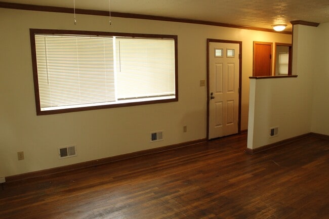 Building Photo - 3301 Scottwood Rd