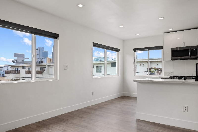 Building Photo - 701 N Hill Pl