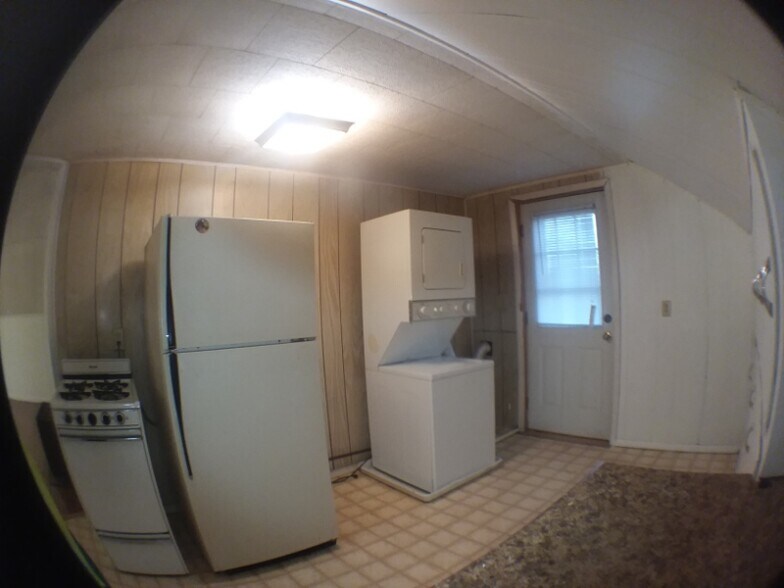 Building Photo - 416 3rd St NW