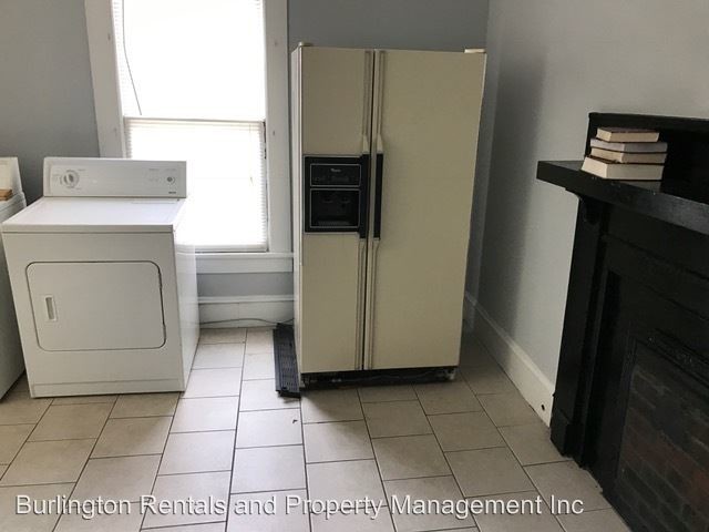 Building Photo - 515 E Davis St