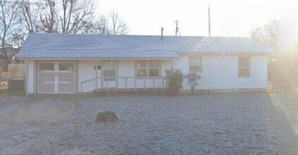 Building Photo - 908 N 14th St