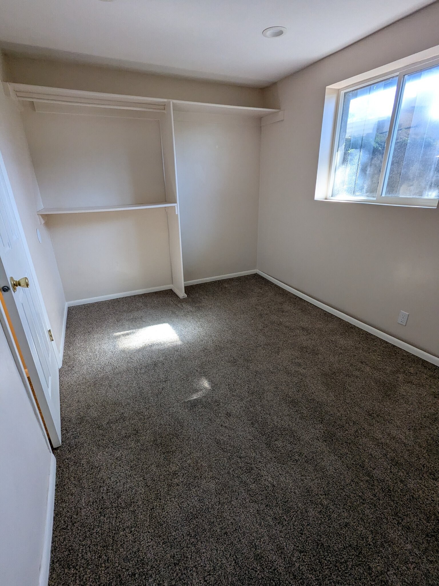 Building Photo - 10730 S 455 E