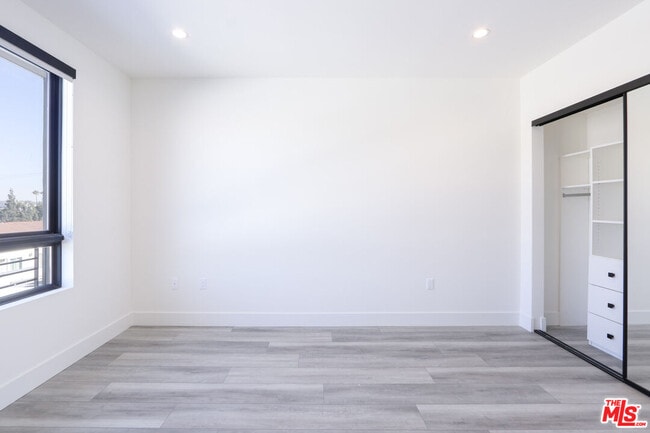 Building Photo - 11800 Courtleigh Dr