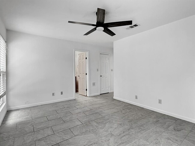 Building Photo - 403 Fantail Loop