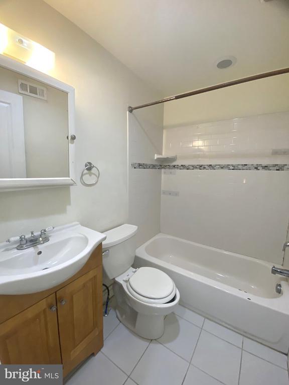 Building Photo - 4212 Powelton Ave