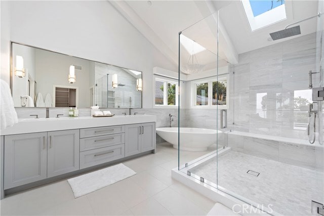 Building Photo - 450 Cliff Dr