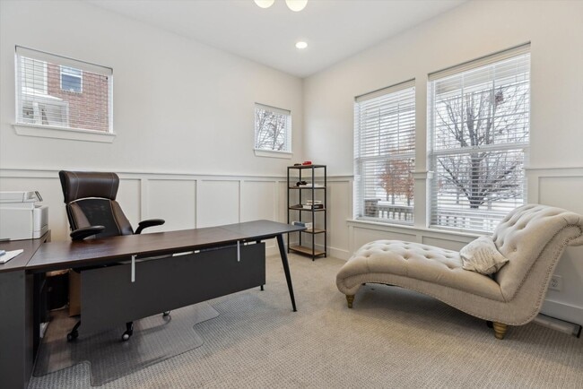 Building Photo - Luxury Home For Rent in Lowry