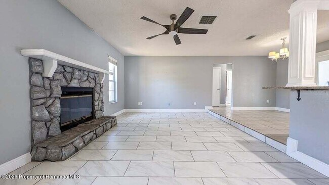 Building Photo - 122 Galiano Ct