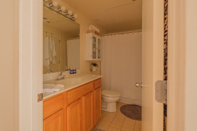 Building Photo - 208 W Washington St