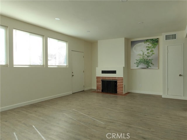 Building Photo - 960 E Columbia Ave