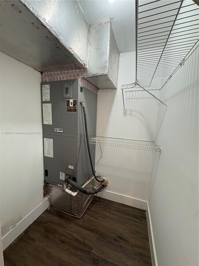 Building Photo - 1741 NE 52nd St