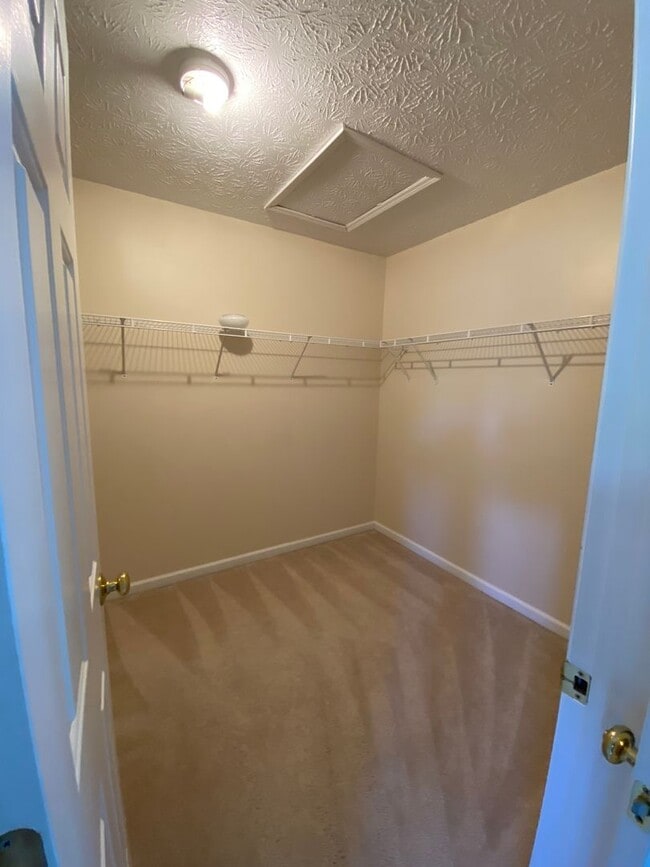 Building Photo - 4221 Dobbin Cir