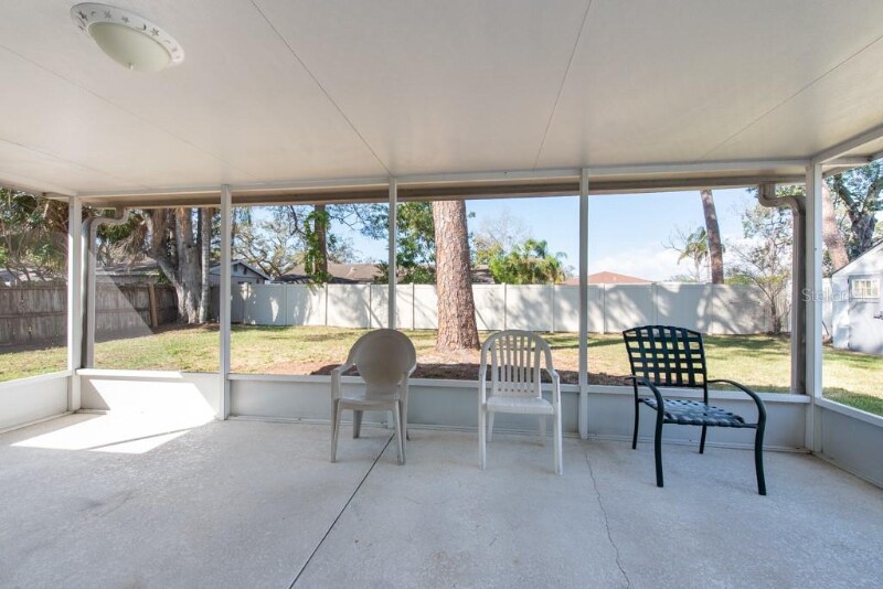 Building Photo - 6818 Robinswood Ln