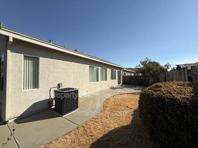 Building Photo - 1700 Charm Way