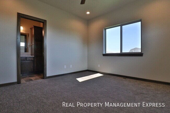 Building Photo - 3512 Chatham St