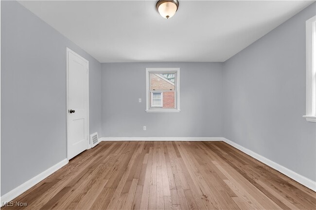 Building Photo - 24571 Hawthorne Dr