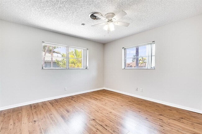 Building Photo - 3460 NE 28th Ave