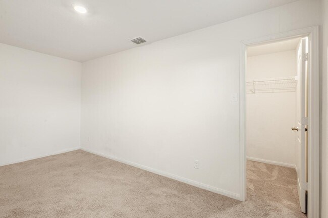 Building Photo - 15214 Harbor Lndg